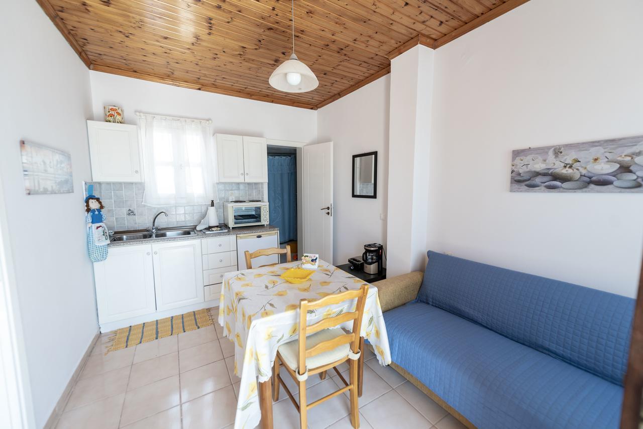 Filoxenia Apartments Chalki Town Exterior foto